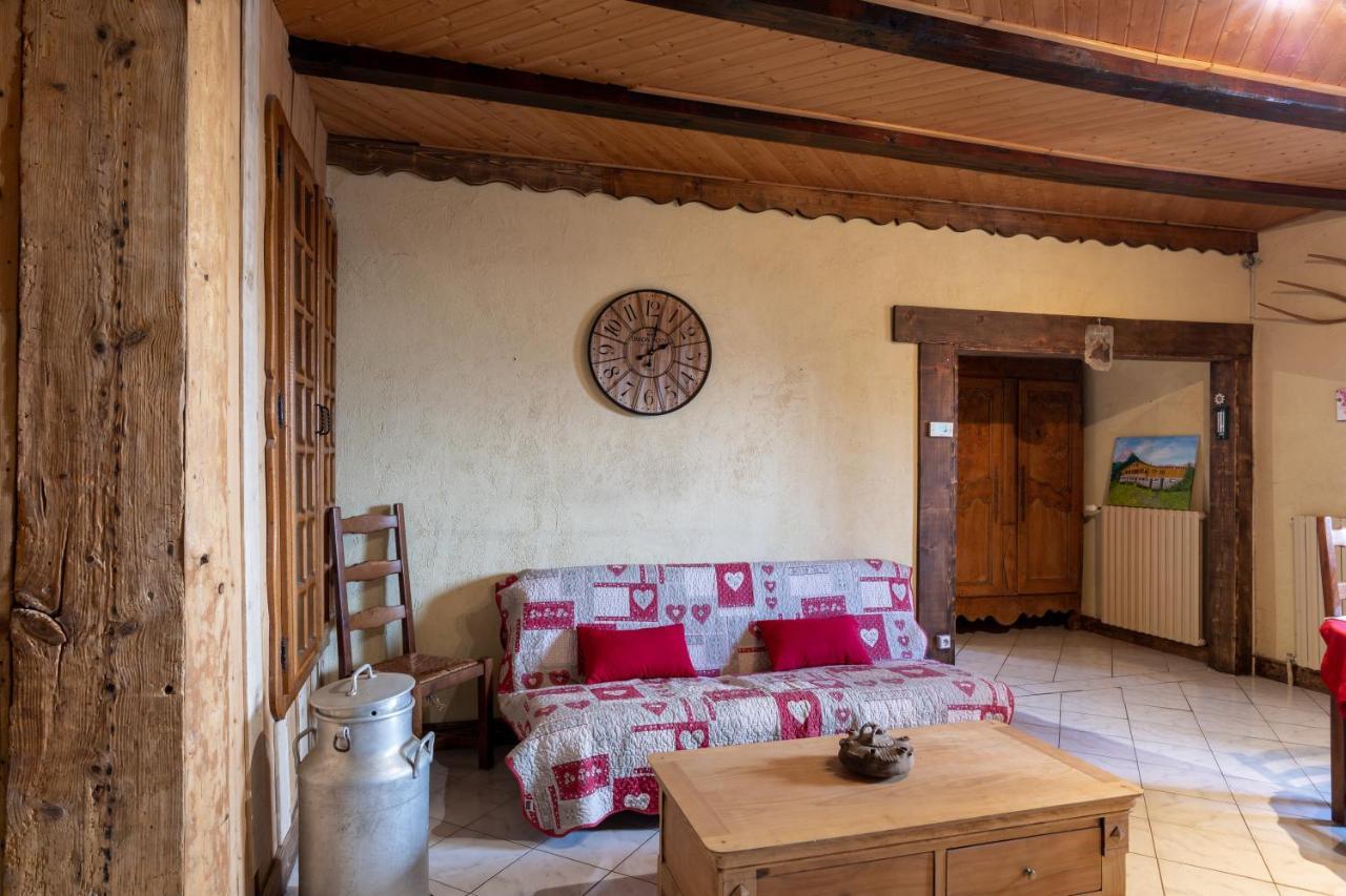 Aux Bois Dhermy Marnaz Exterior photo